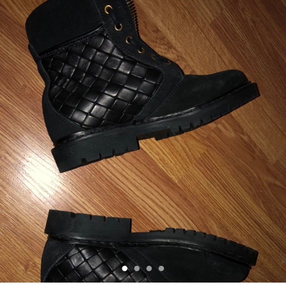 BALMAIN ANKLE BOOTIES in great condition.